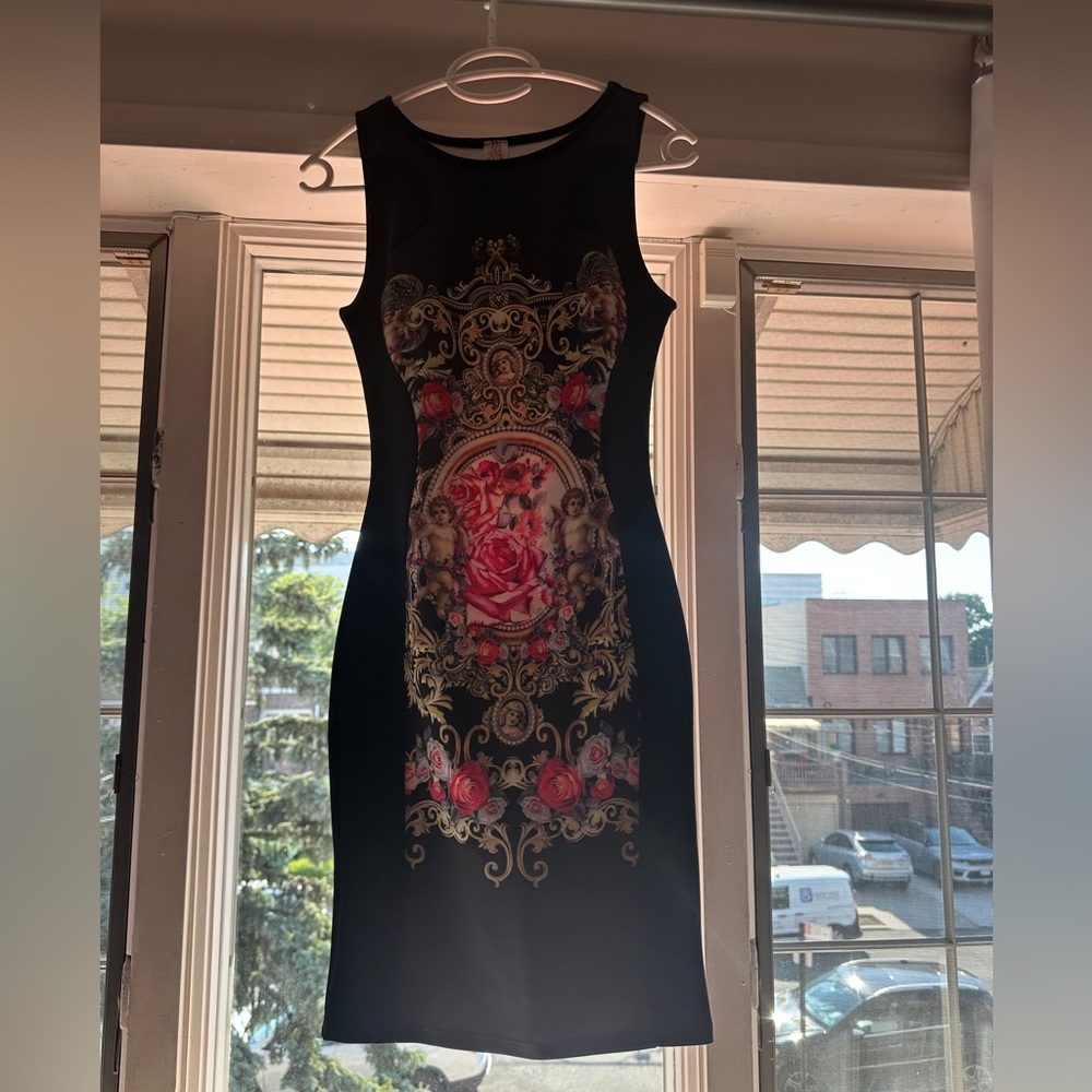 Mini Black dress with Art design!